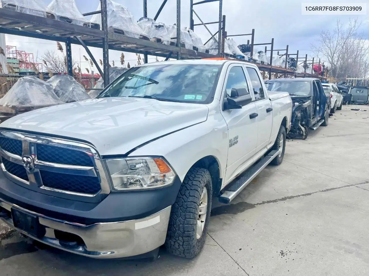 1C6RR7FG8FS703909 2015 Ram 1500 St