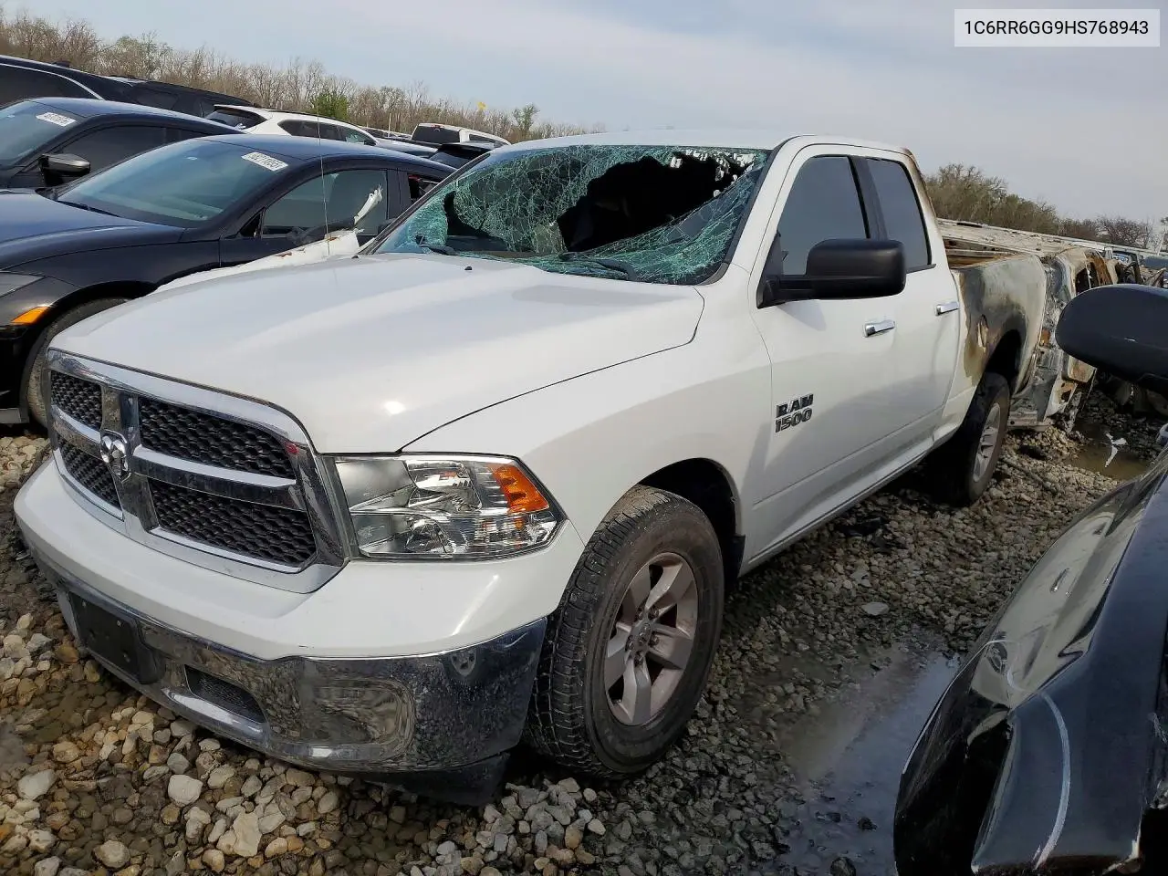 1C6RR6GG9HS768943 2017 Ram 1500 Slt