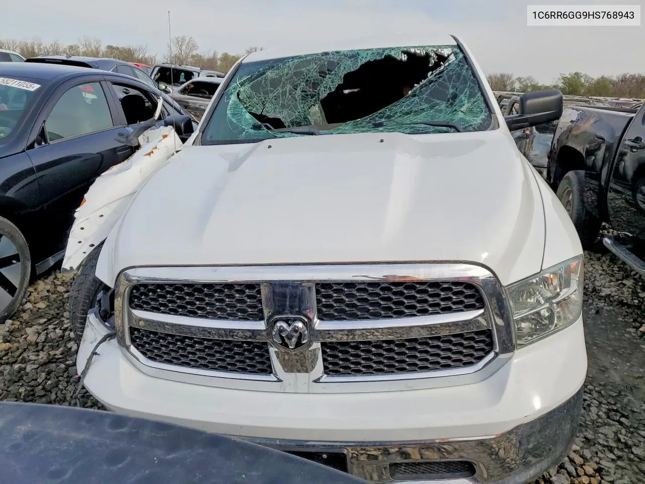 1C6RR6GG9HS768943 2017 Ram 1500 Slt
