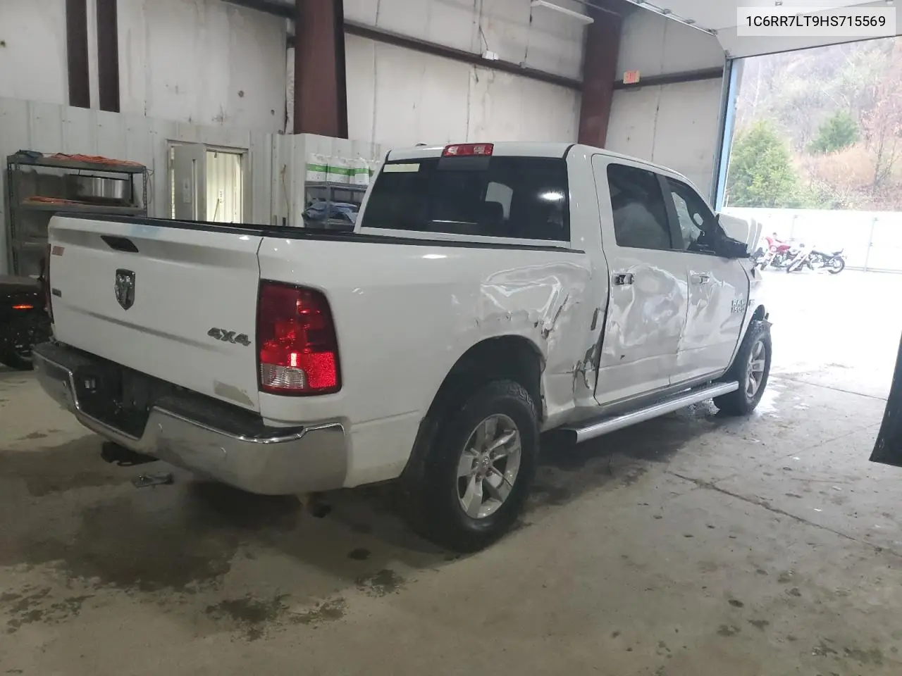 1C6RR7LT9HS715569 2017 Ram 1500 Slt