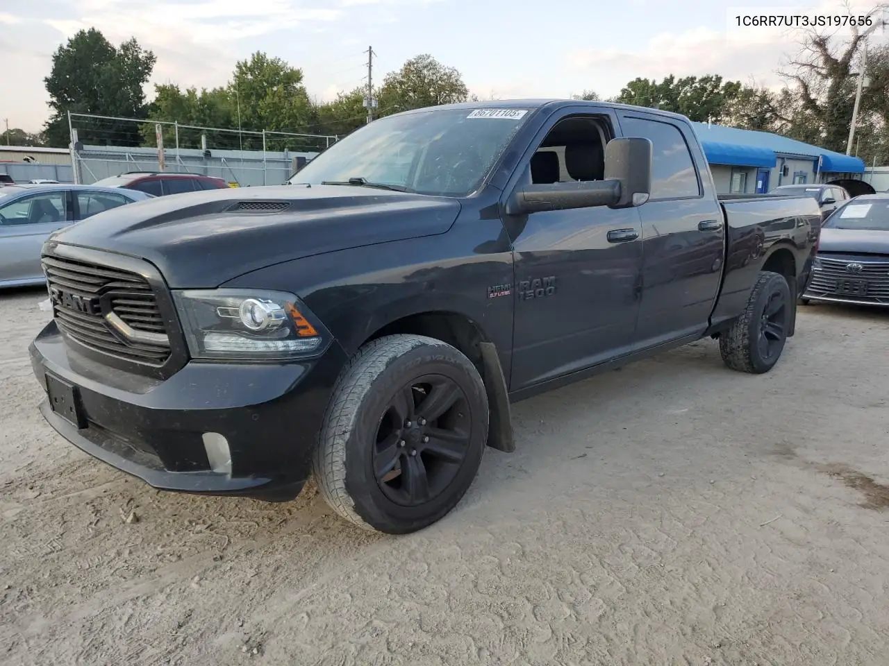 1C6RR7UT3JS197656 2018 Ram 1500 Sport