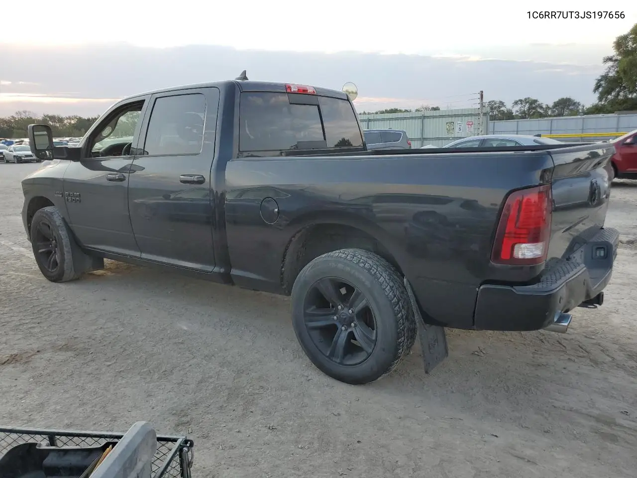 1C6RR7UT3JS197656 2018 Ram 1500 Sport