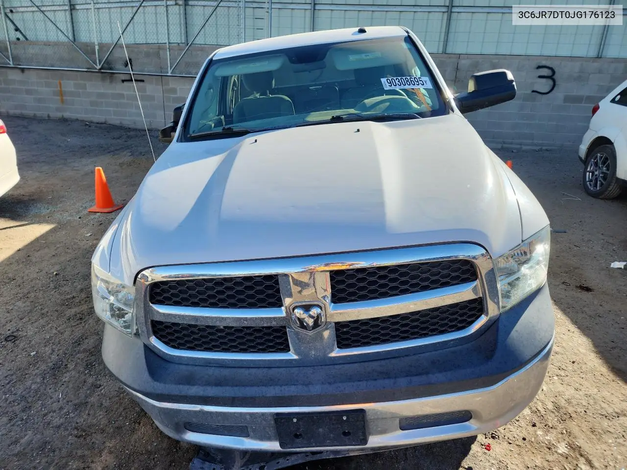 3C6JR7DT0JG176123 2018 Ram 1500 St