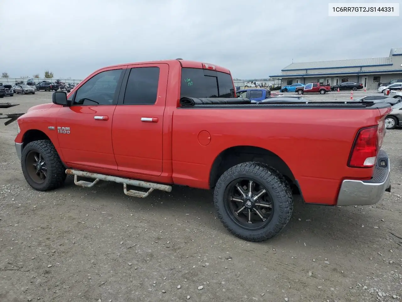 1C6RR7GT2JS144331 2018 Ram 1500 Slt