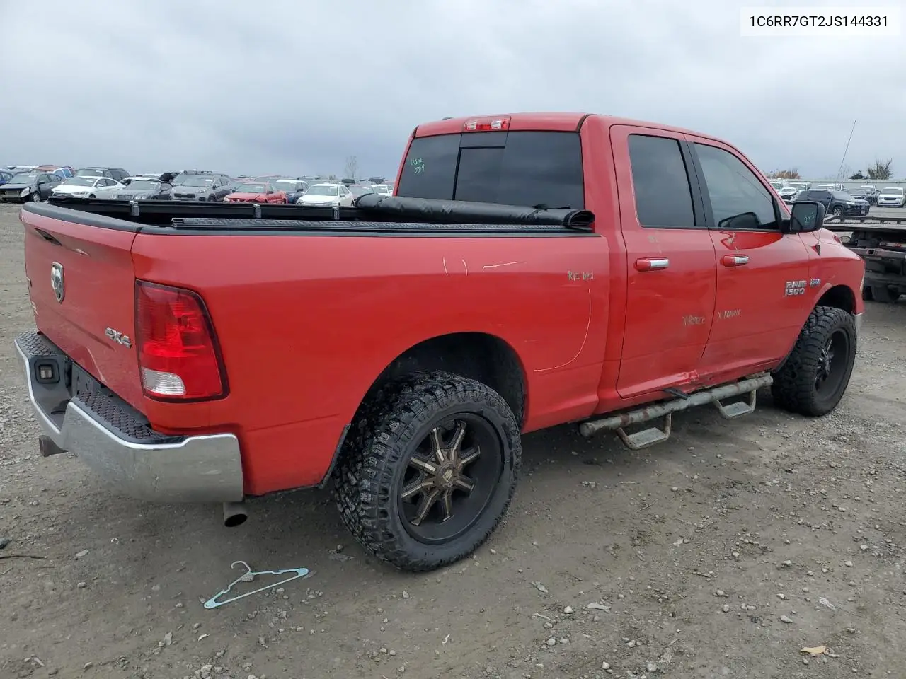 1C6RR7GT2JS144331 2018 Ram 1500 Slt