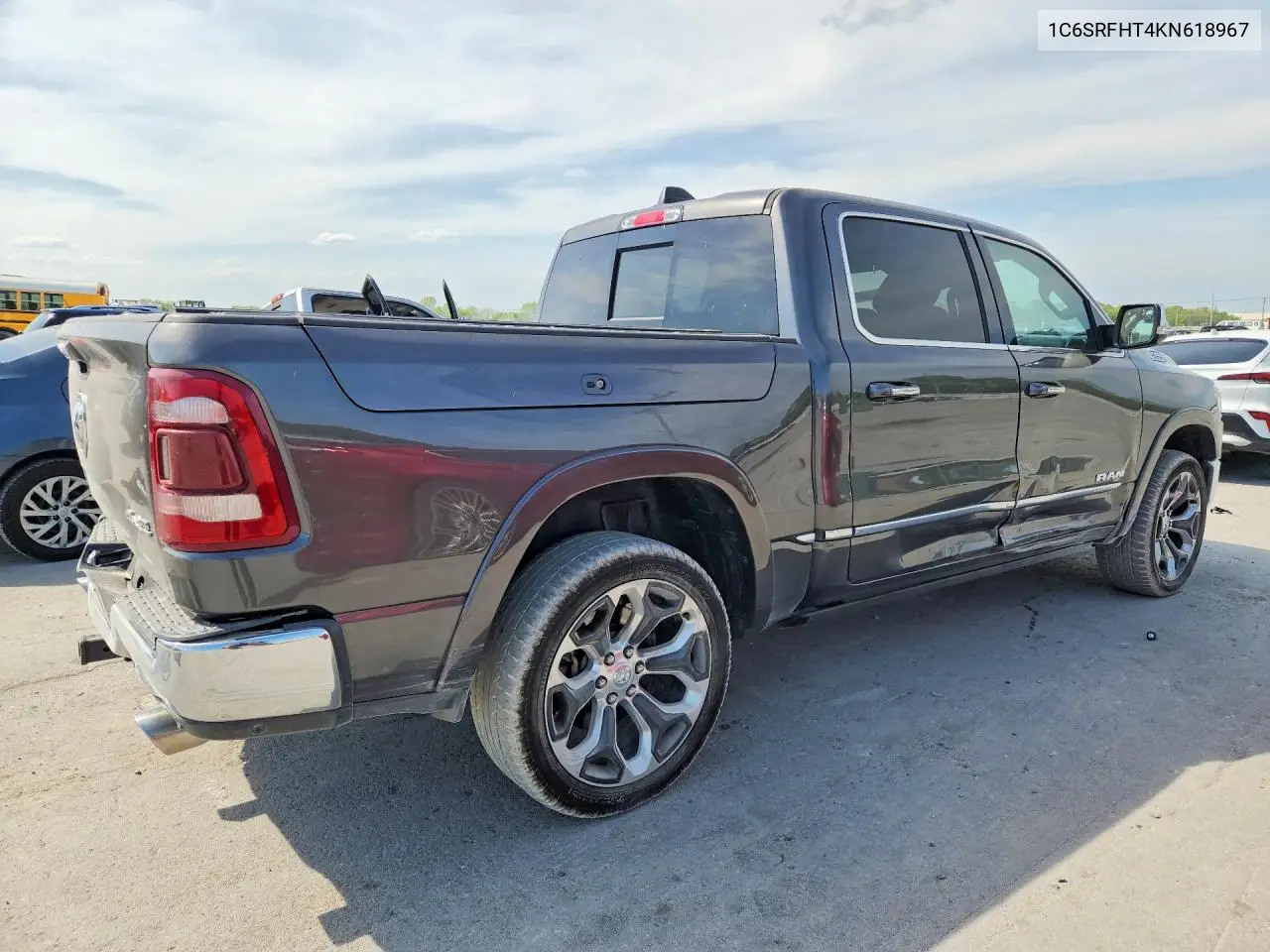 1C6SRFHT4KN618967 2019 Ram 1500 Limited
