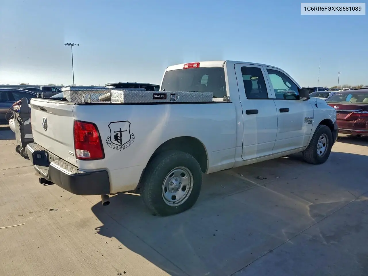 1C6RR6FGXKS681089 2019 Ram 1500 Classic Tradesman