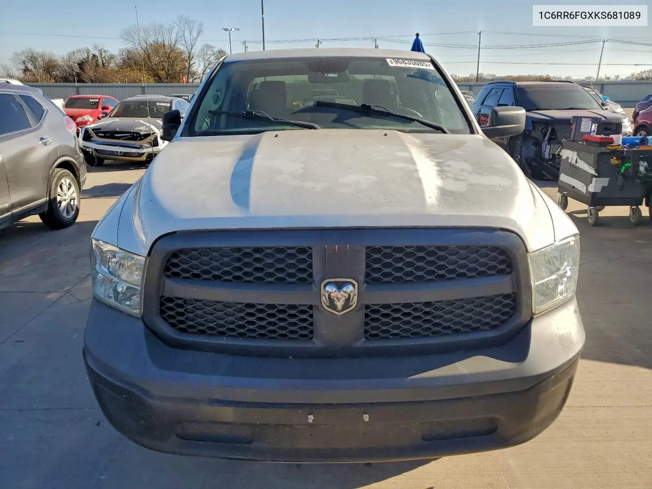 1C6RR6FGXKS681089 2019 Ram 1500 Classic Tradesman