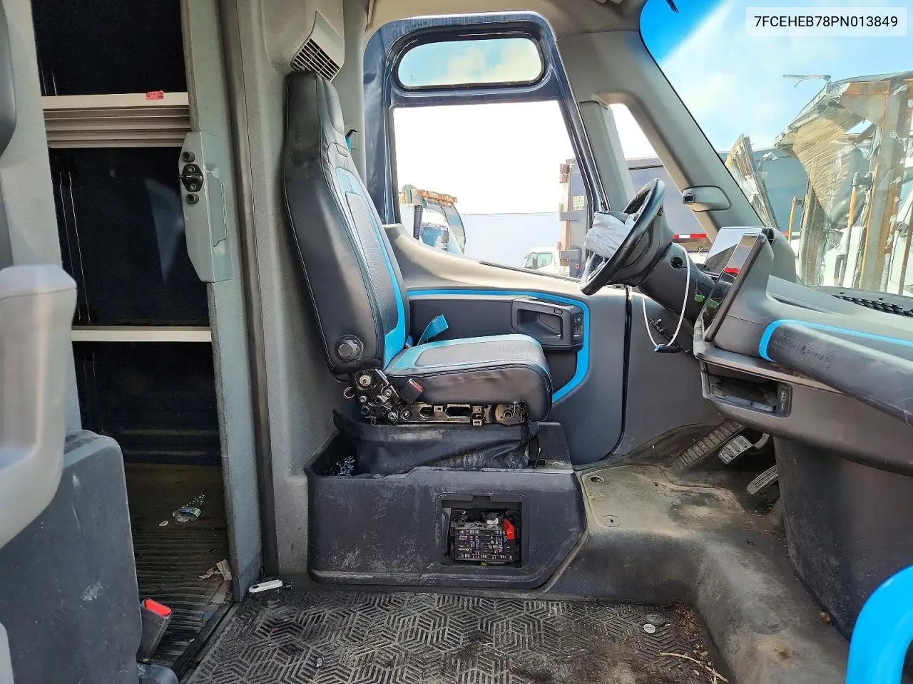 2023 Rivian Edv 700 Delivery Van VIN: 7FCEHEB78PN013849 Lot: 58945486