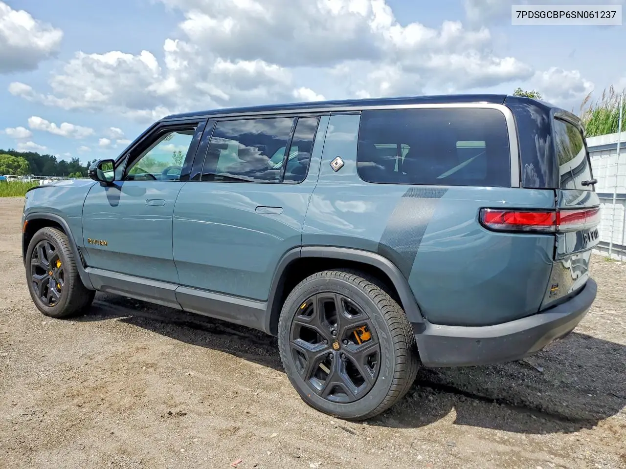 2025 Rivian R1S Premium VIN: 7PDSGCBP6SN061237 Lot: 57880526