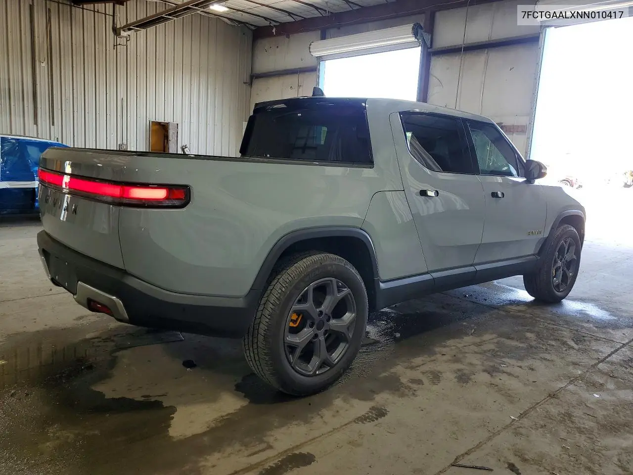2022 Rivian R1T Launch Edition VIN: 7FCTGAALXNN010417 Lot: 56477106