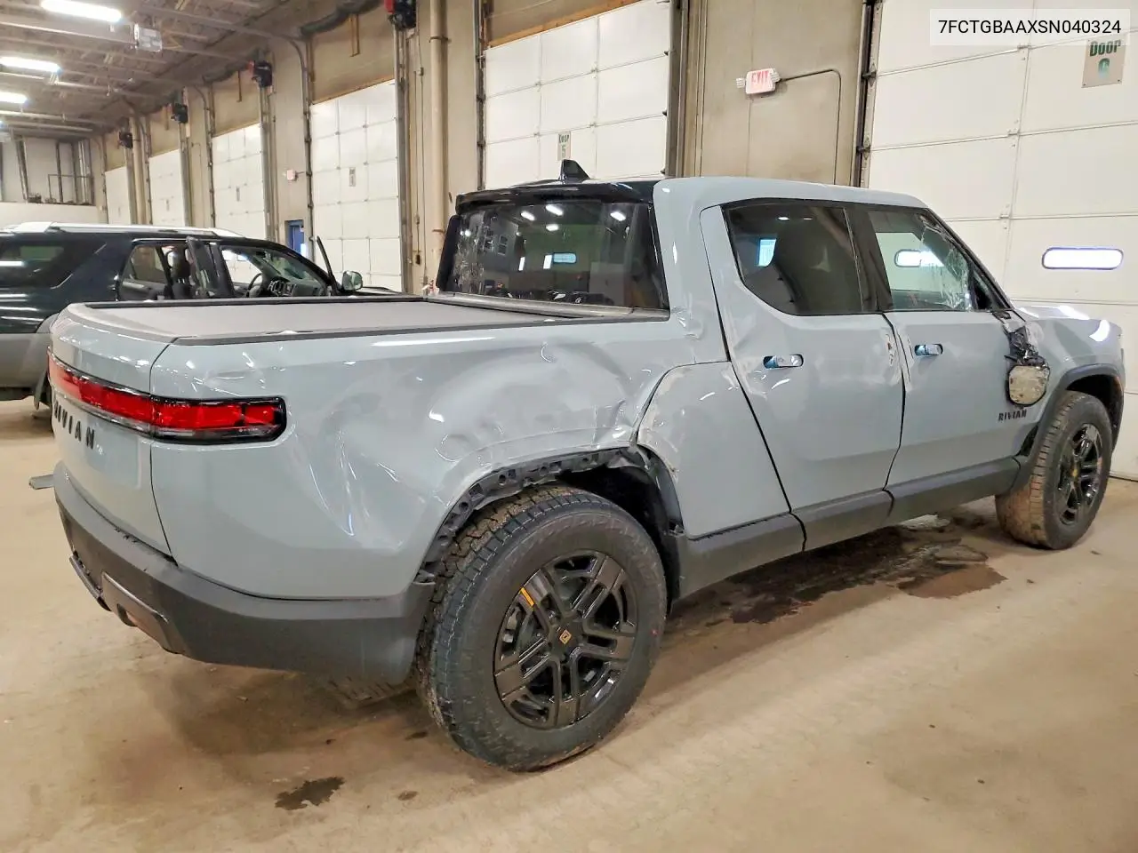 2025 Rivian R1T Adventure VIN: 7FCTGBAAXSN040324 Lot: 77724235