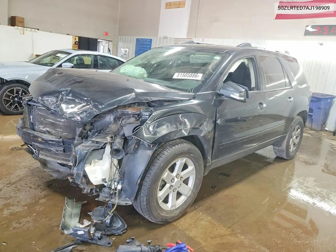 2010 Saturn Outlook Xe VIN: 5GZLRTED7AJ198909 Lot: 51505886