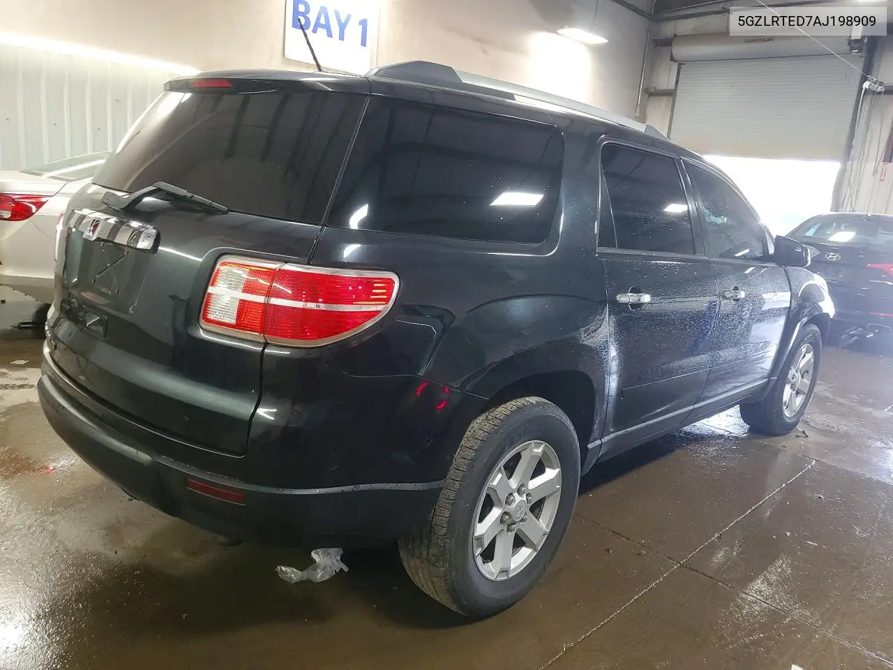 2010 Saturn Outlook Xe VIN: 5GZLRTED7AJ198909 Lot: 51505886