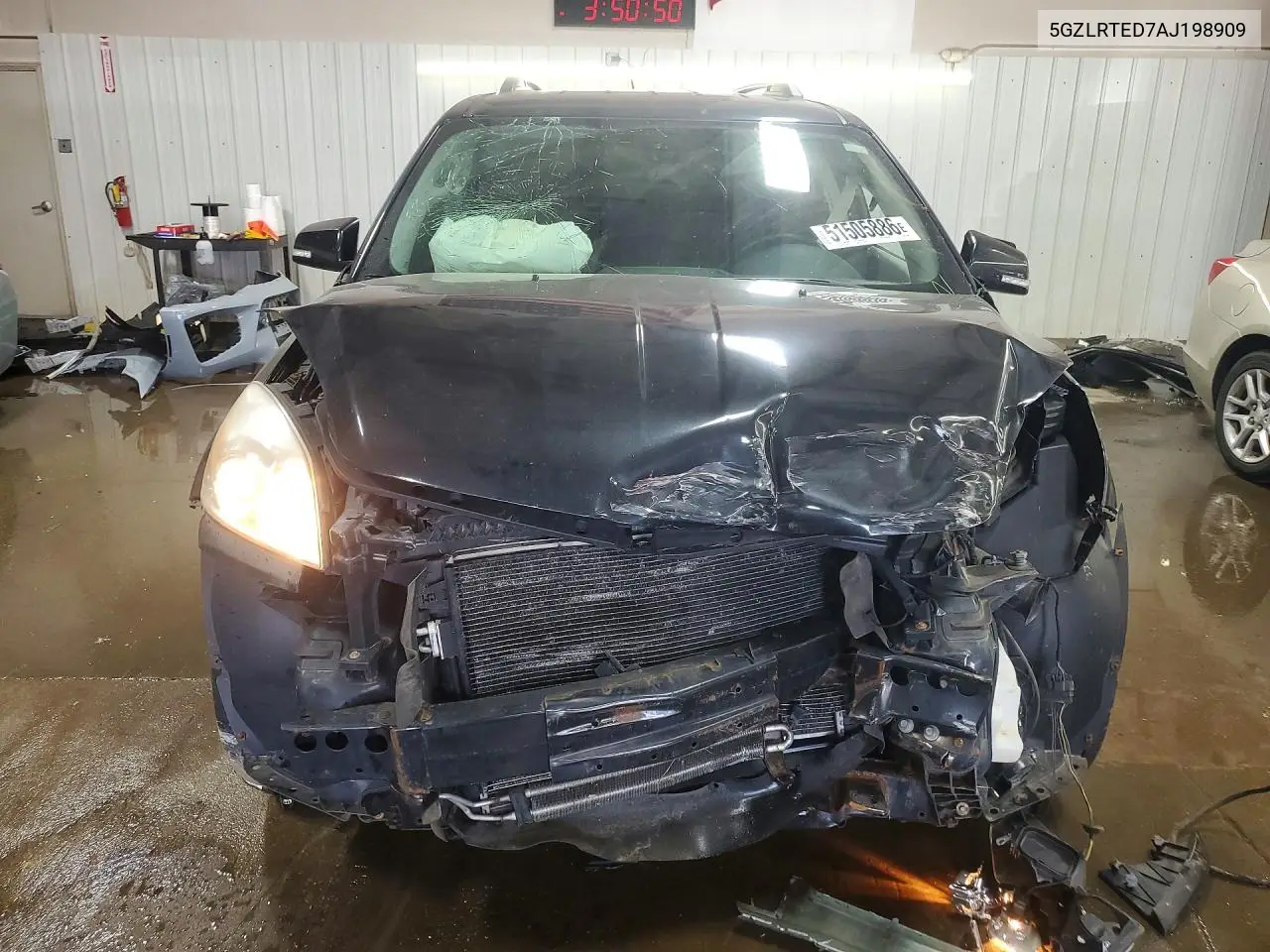 2010 Saturn Outlook Xe VIN: 5GZLRTED7AJ198909 Lot: 51505886