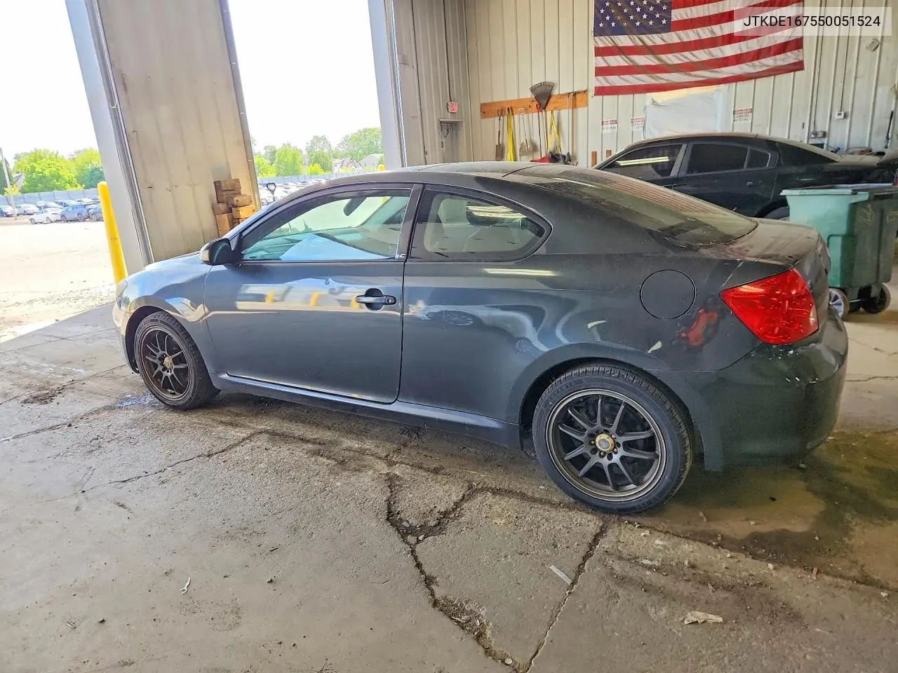 2005 Scion Tc Base VIN: JTKDE167550051524 Lot: 54560386