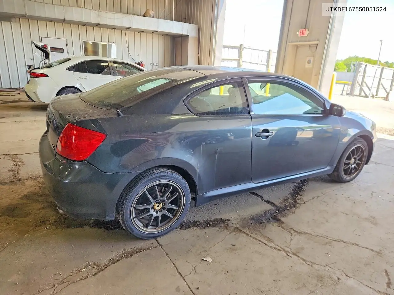 2005 Scion Tc Base VIN: JTKDE167550051524 Lot: 54560386