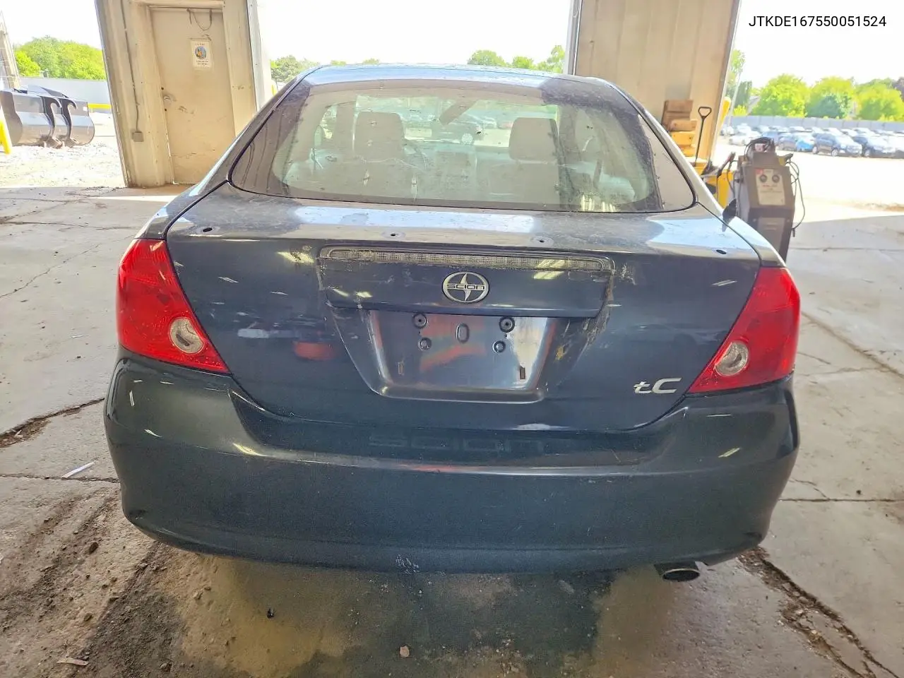 2005 Scion Tc Base VIN: JTKDE167550051524 Lot: 54560386