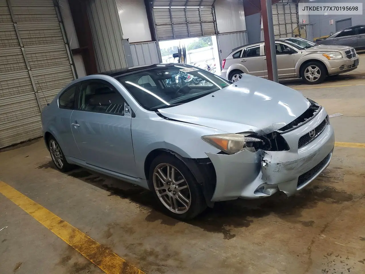 2007 Scion Tc Base VIN: JTKDE177X70195698 Lot: 60761736