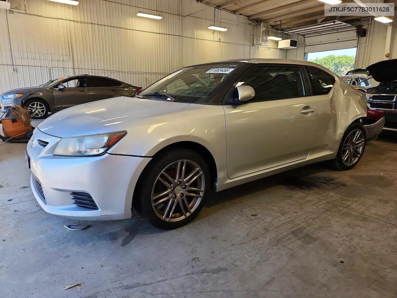 2011 Scion Tc Base VIN: JTKJF5C77B3011628 Lot: 61083456