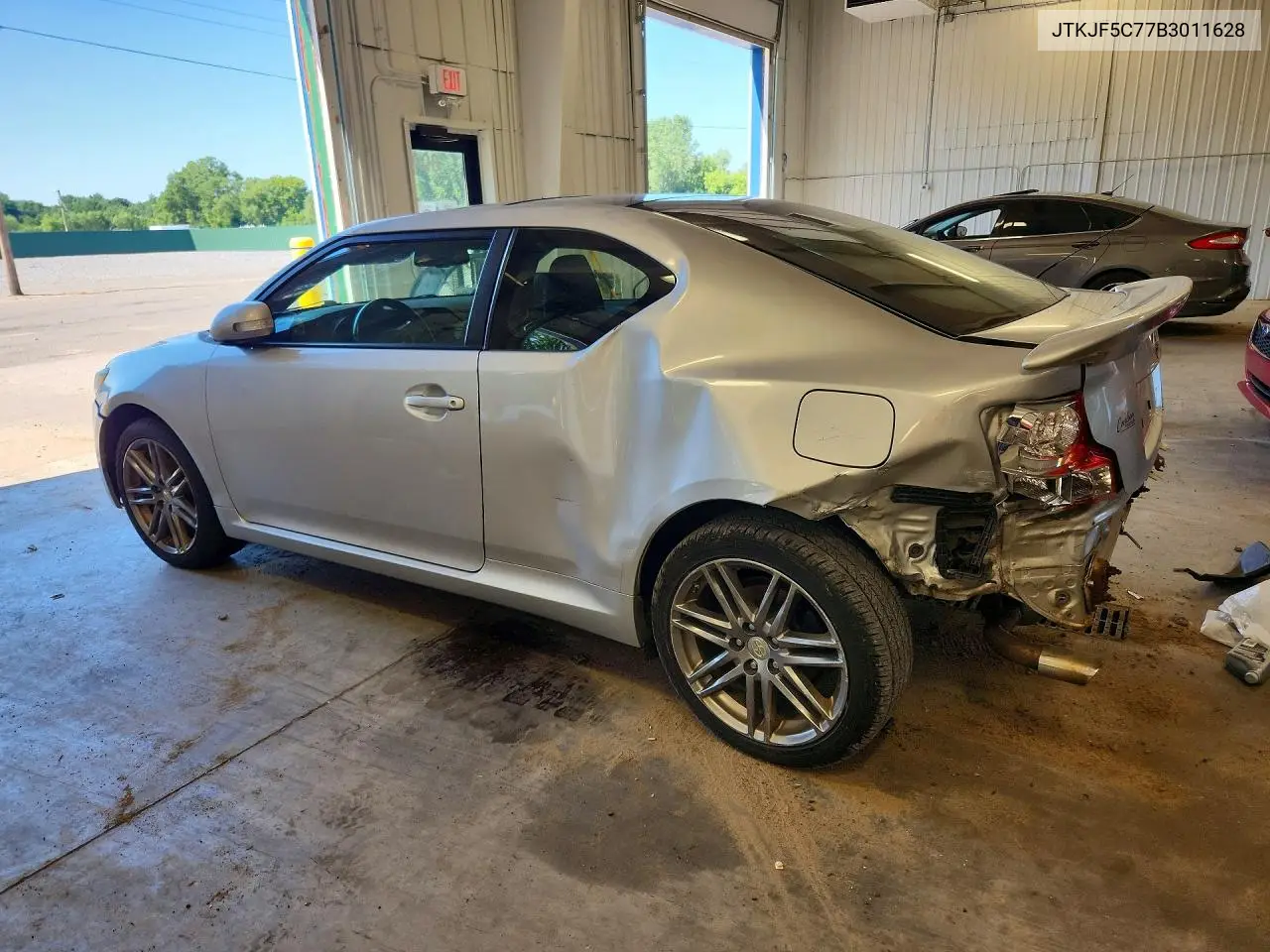 2011 Scion Tc Base VIN: JTKJF5C77B3011628 Lot: 61083456