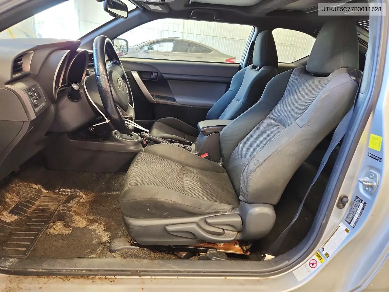 2011 Scion Tc Base VIN: JTKJF5C77B3011628 Lot: 61083456