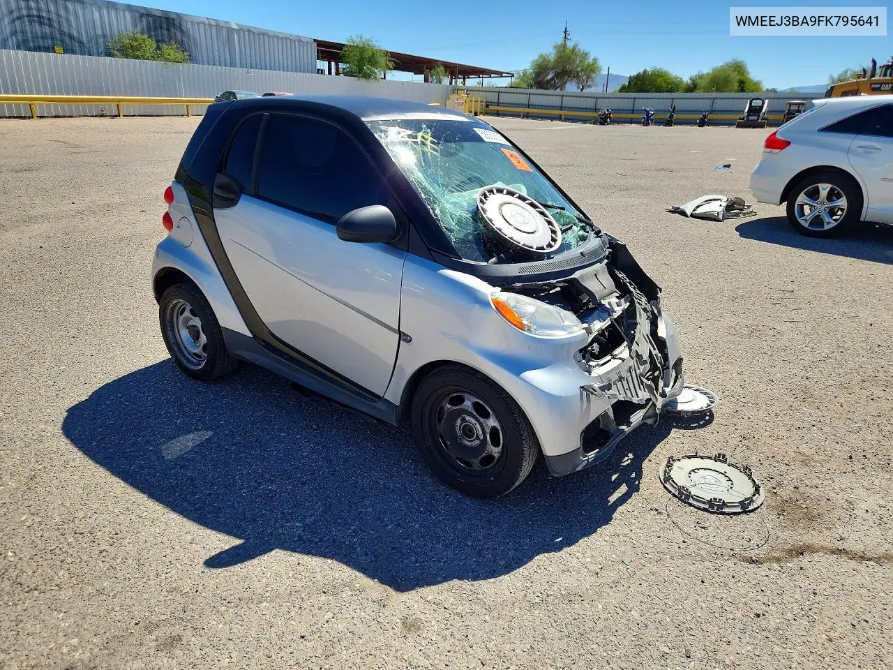 2015 Smart Fortwo Pure VIN: WMEEJ3BA9FK795641 Lot: 58655336
