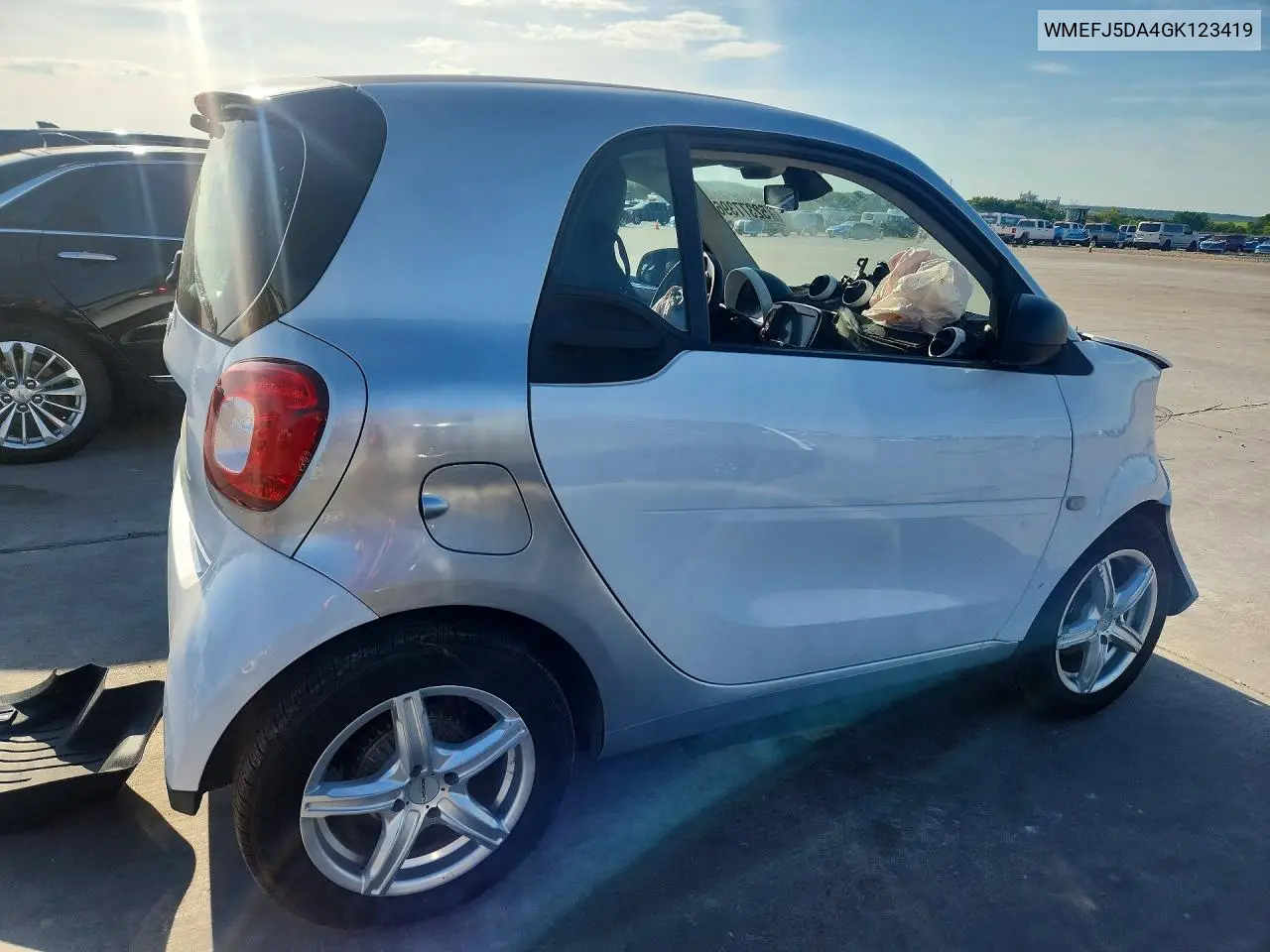 2016 Smart Fortwo VIN: WMEFJ5DA4GK123419 Lot: 52377396