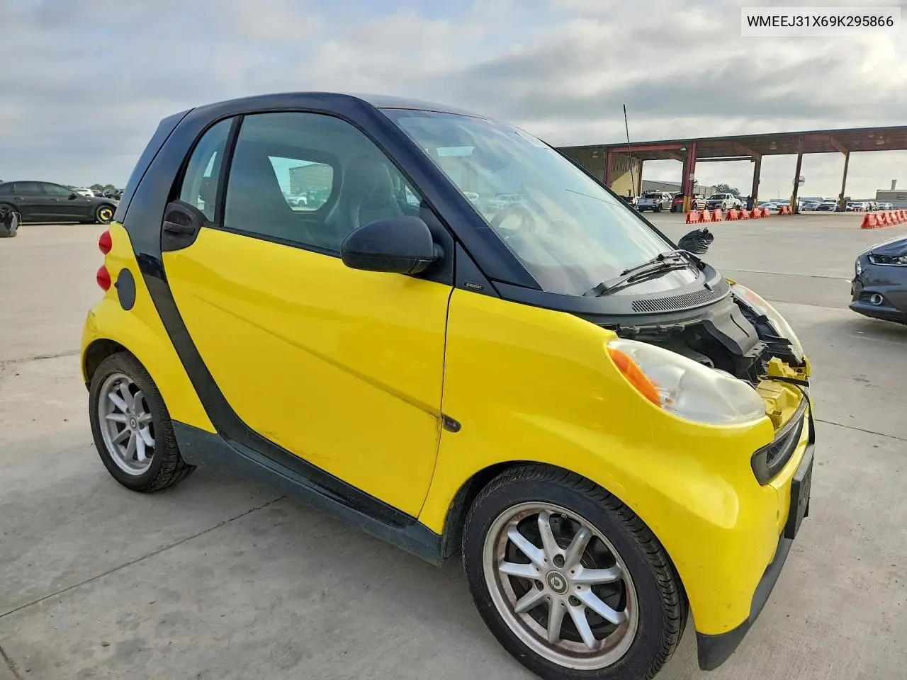 2009 Smart Fortwo Pure VIN: WMEEJ31X69K295866 Lot: 61843526