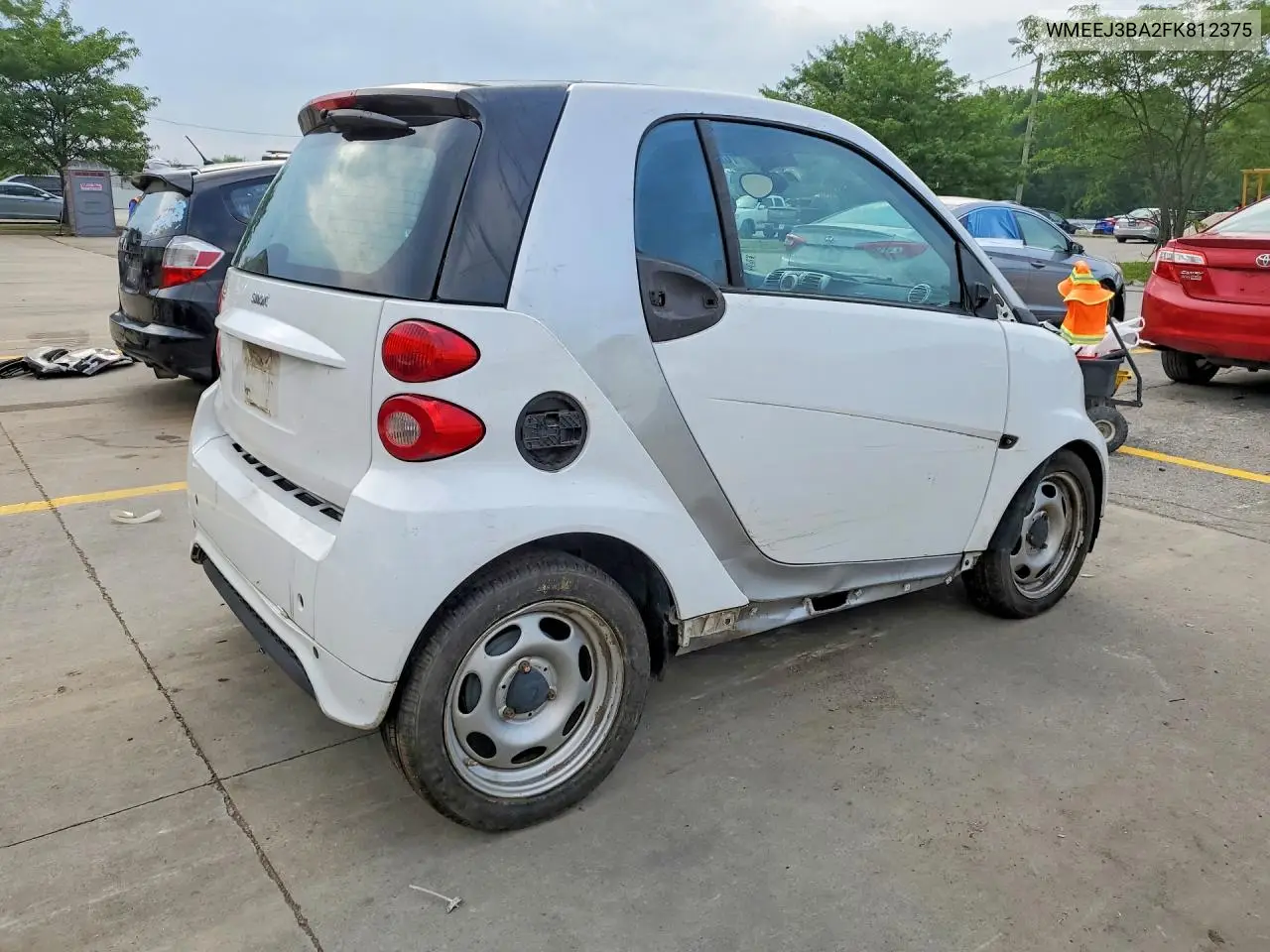 2015 Smart Fortwo Pure VIN: WMEEJ3BA2FK812375 Lot: 60128206