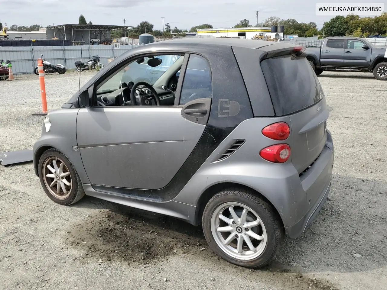 2015 Smart Fortwo VIN: WMEEJ9AA0FK834850 Lot: 81683255