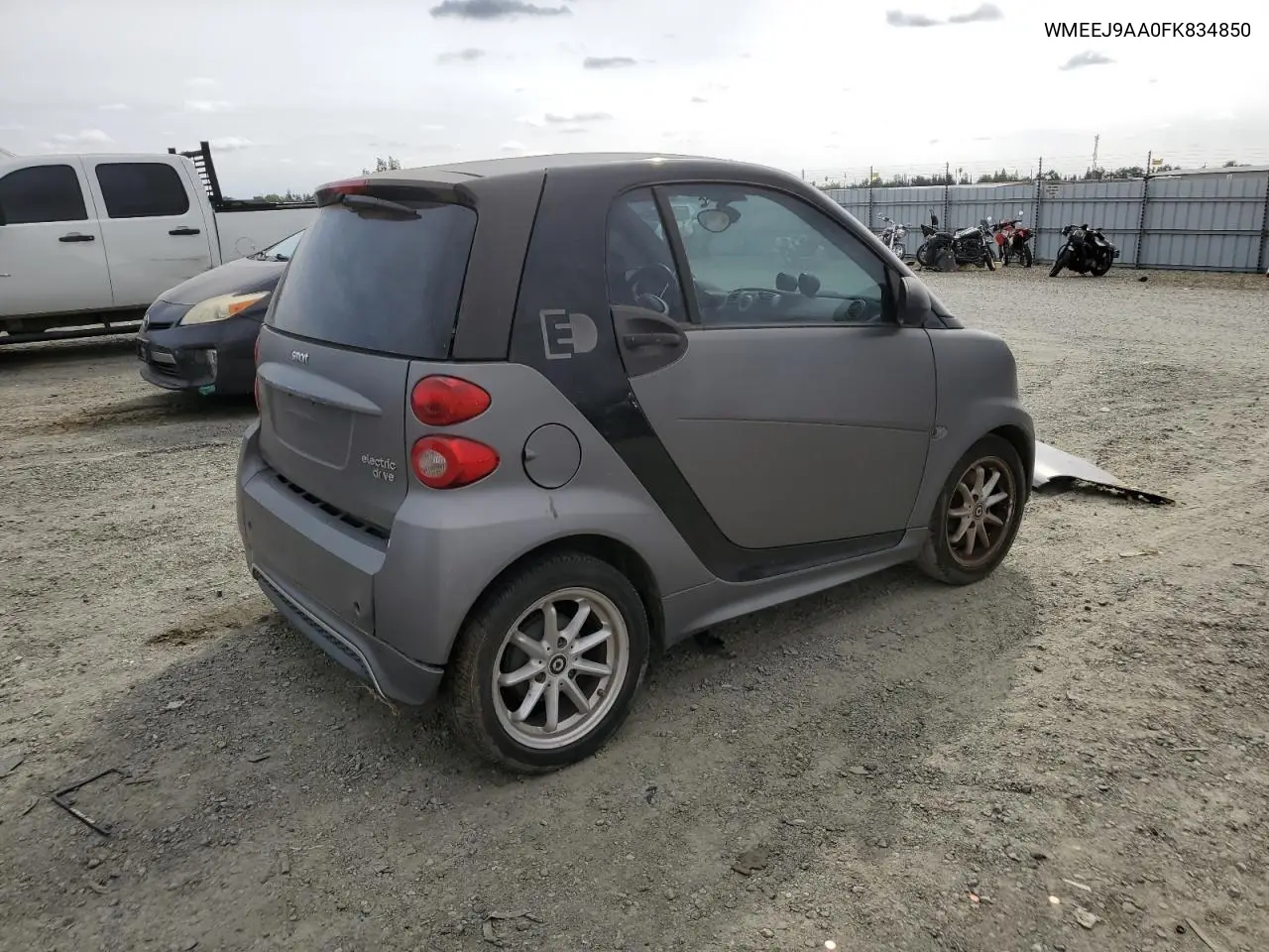 2015 Smart Fortwo VIN: WMEEJ9AA0FK834850 Lot: 81683255