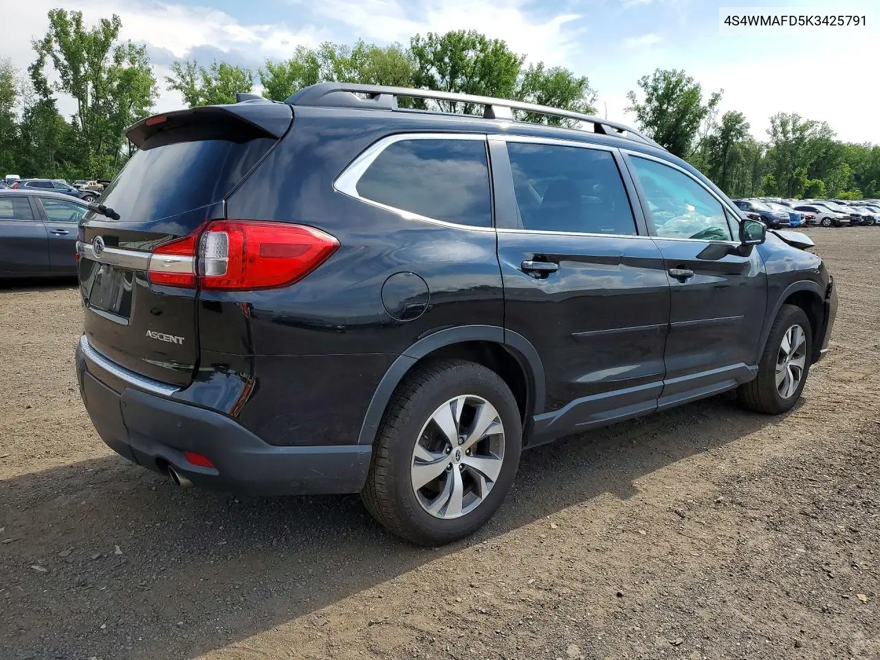 2019 Subaru Ascent Premium VIN: 4S4WMAFD5K3425791 Lot: 57648446