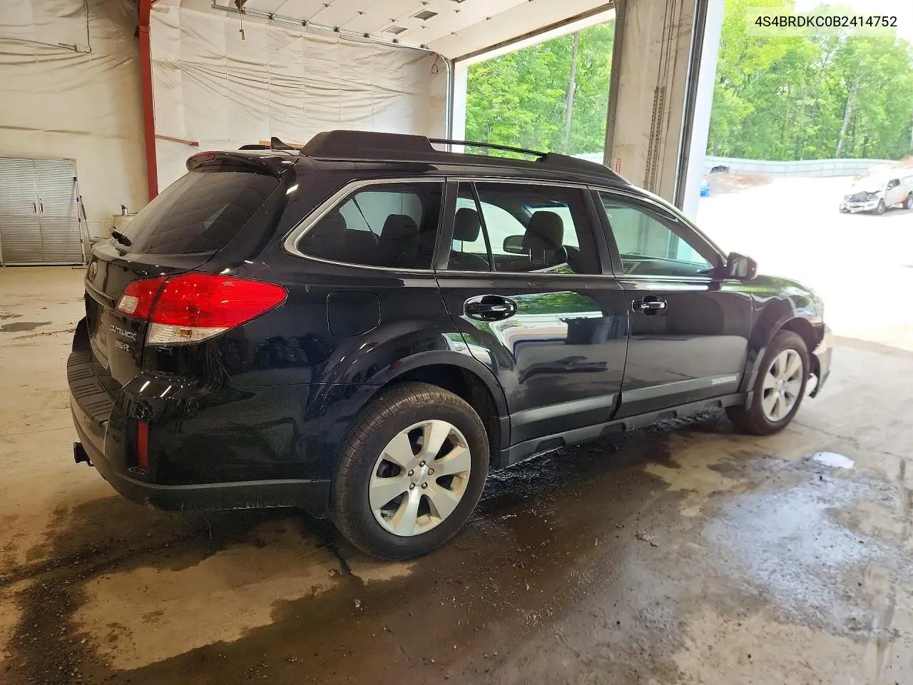 2011 Subaru Outback 3.6R Limited VIN: 4S4BRDKC0B2414752 Lot: 61995776