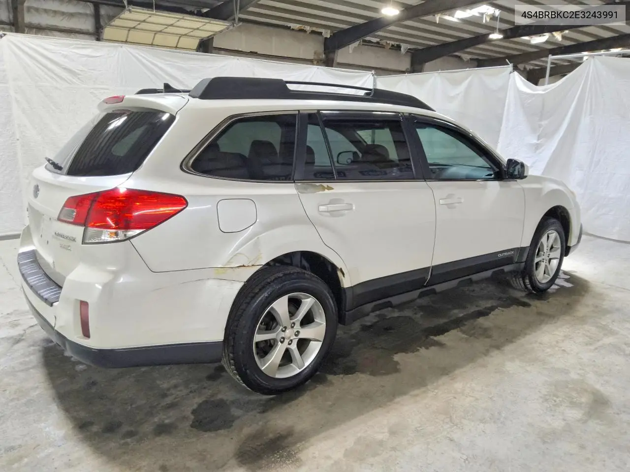 2014 Subaru Outback 2.5I Limited VIN: 4S4BRBKC2E3243991 Lot: 57228776