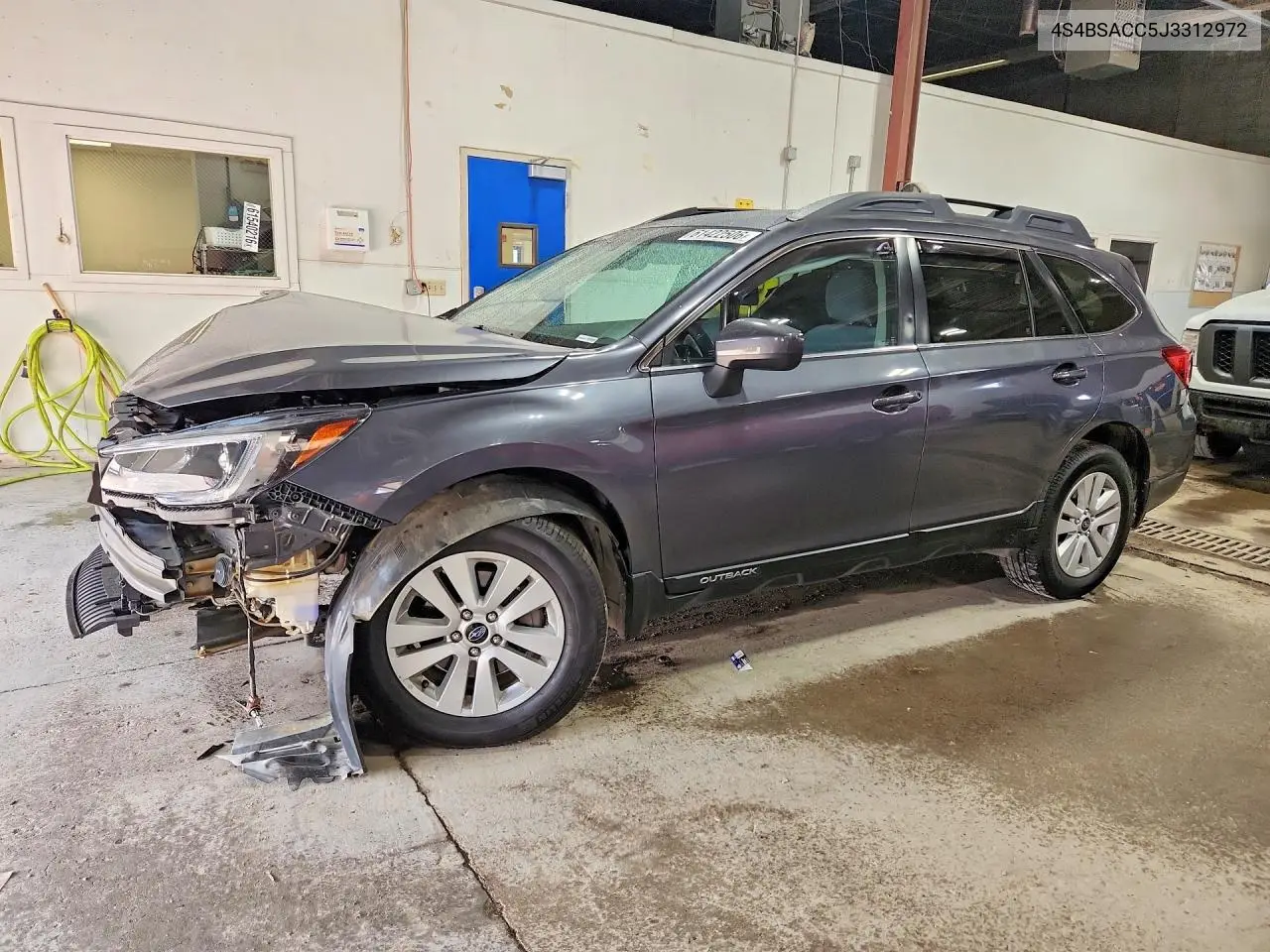 2018 Subaru Outback 2.5I Premium VIN: 4S4BSACC5J3312972 Lot: 61422506