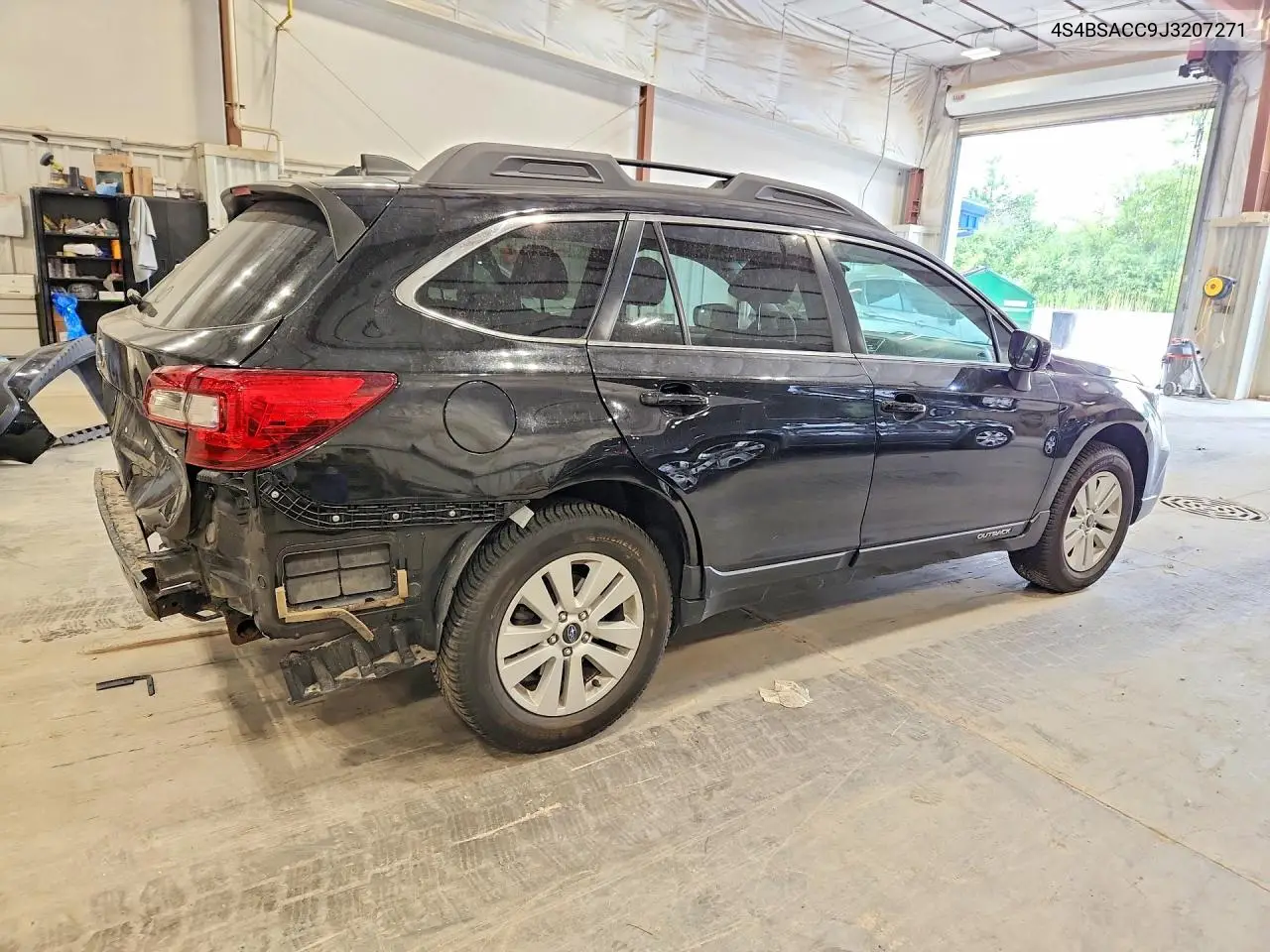2018 Subaru Outback 2.5I Premium VIN: 4S4BSACC9J3207271 Lot: 61614406