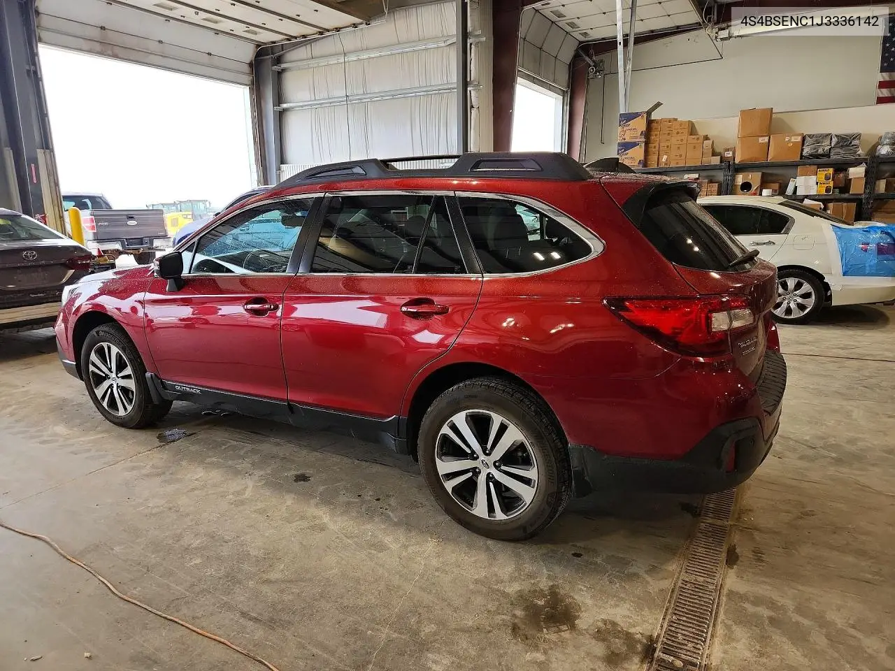 2018 Subaru Outback 3.6R Limited VIN: 4S4BSENC1J3336142 Lot: 61717236