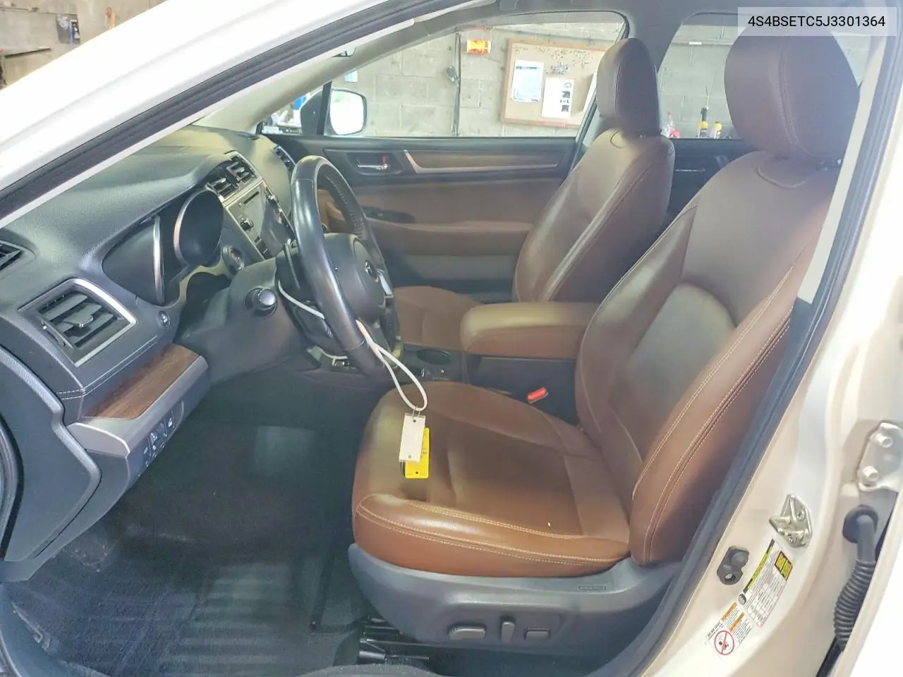 2018 Subaru Outback Touring VIN: 4S4BSETC5J3301364 Lot: 85622205