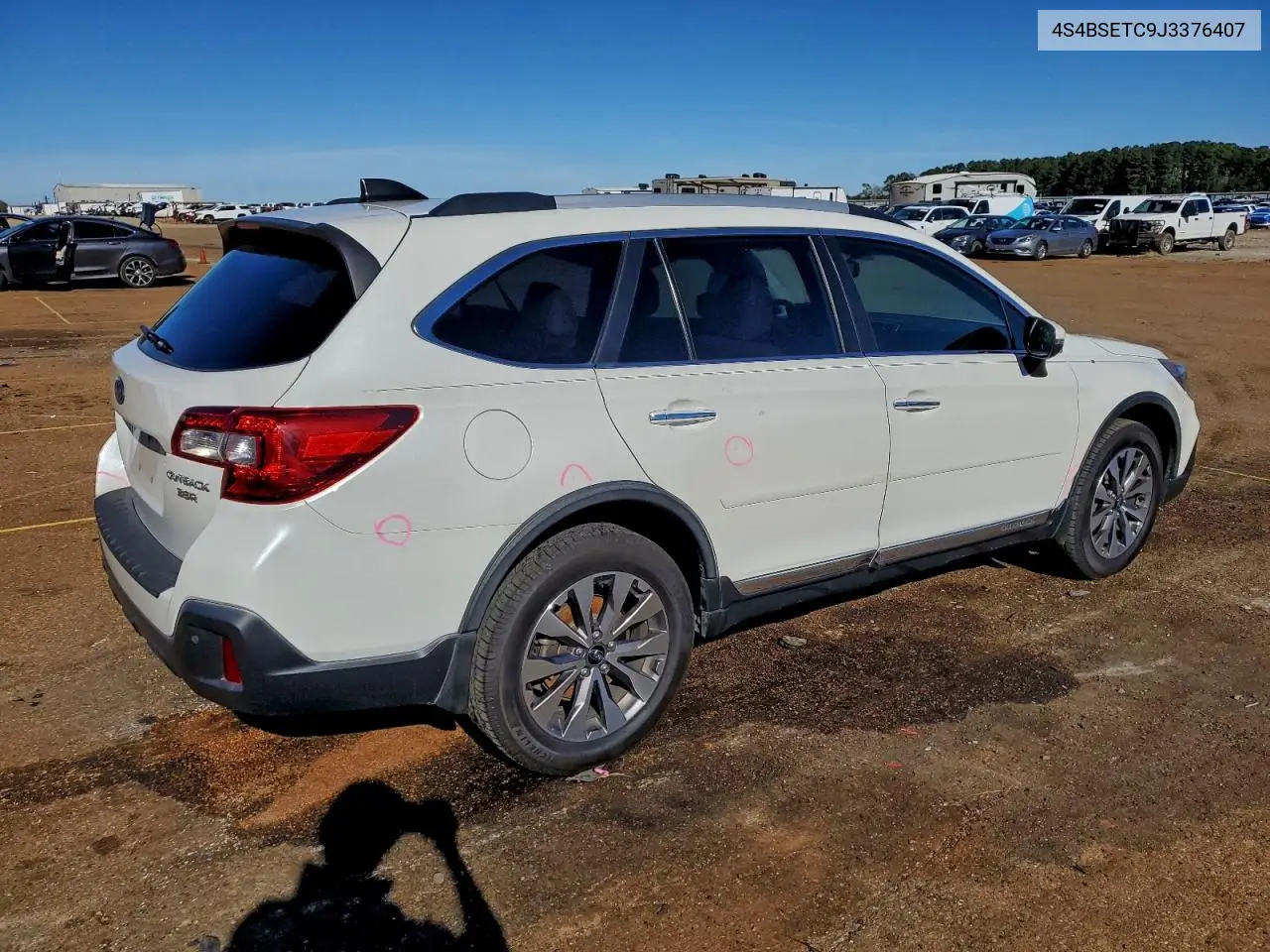 4S4BSETC9J3376407 2018 Subaru Outback Touring