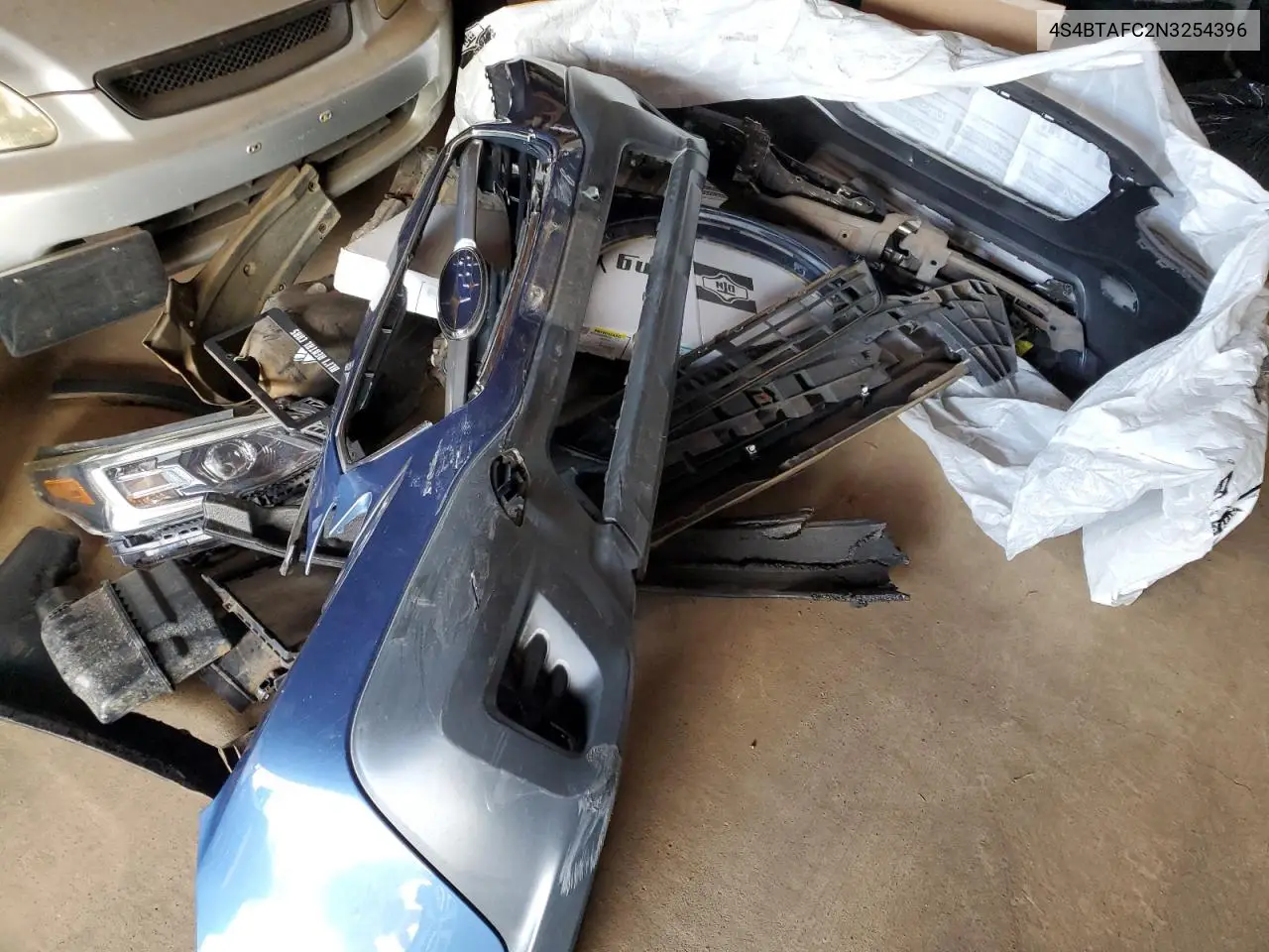 4S4BTAFC2N3254396 2022 Subaru Outback Premium