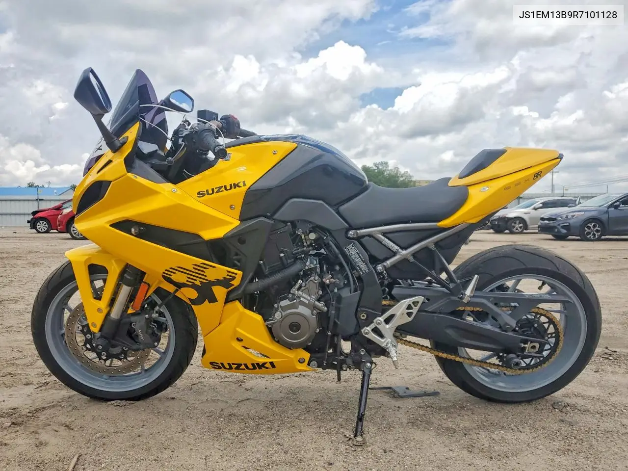 2024 Suzuki Gsx800 F VIN: JS1EM13B9R7101128 Lot: 57492046