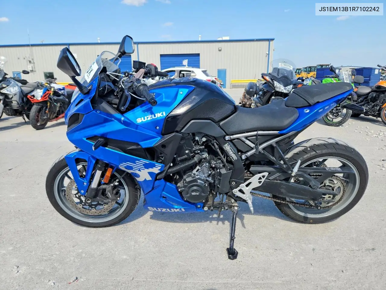 2024 Suzuki Gsx800 F VIN: JS1EM13B1R7102242 Lot: 59139166