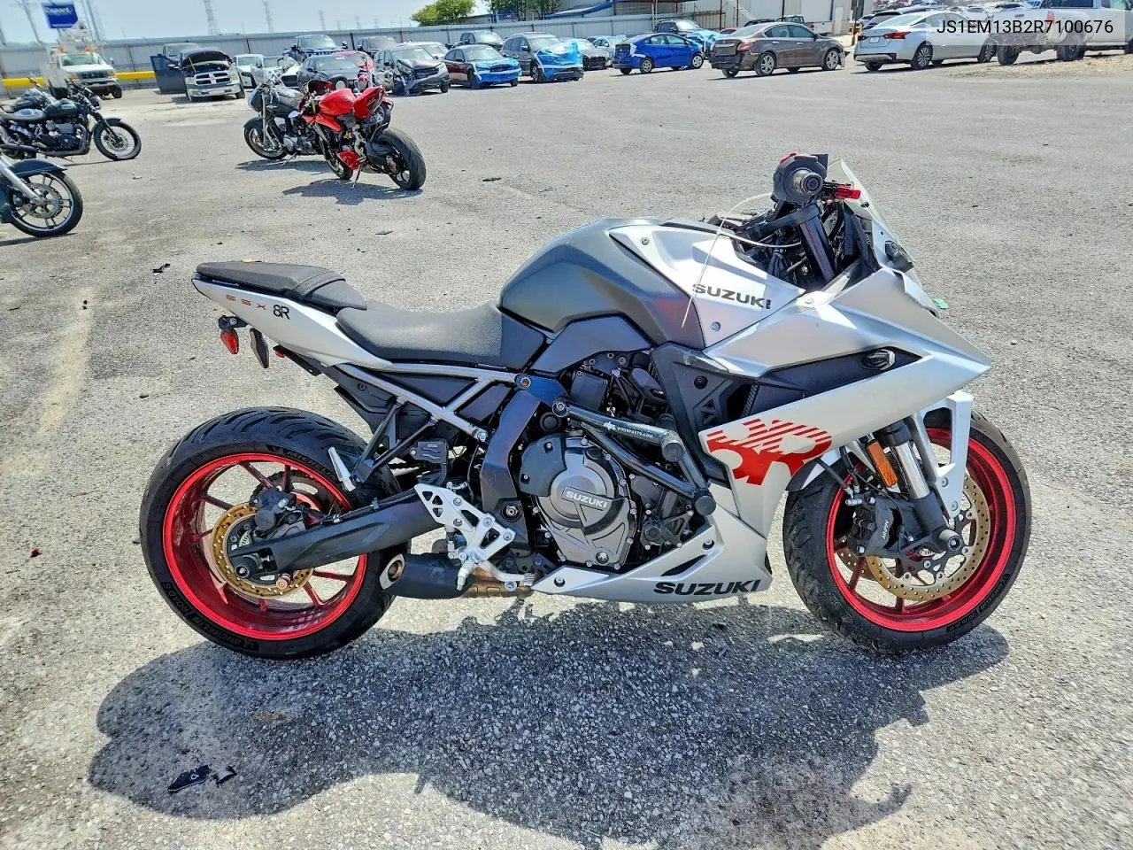 2024 Suzuki Gsx800 F VIN: JS1EM13B2R7100676 Lot: 61494546