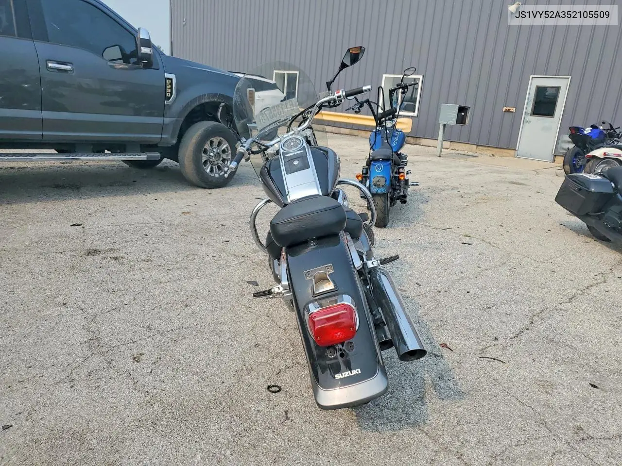 2005 Suzuki C90 VIN: JS1VY52A352105509 Lot: 61135576