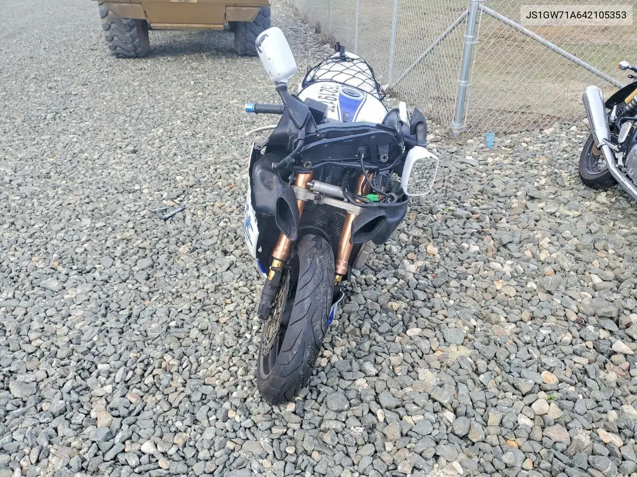 2004 Suzuki Gsx1300 R VIN: JS1GW71A642105353 Lot: 75219175
