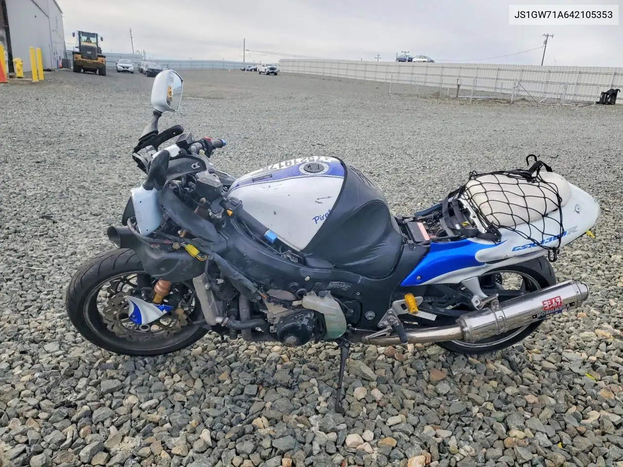 2004 Suzuki Gsx1300 R VIN: JS1GW71A642105353 Lot: 75219175