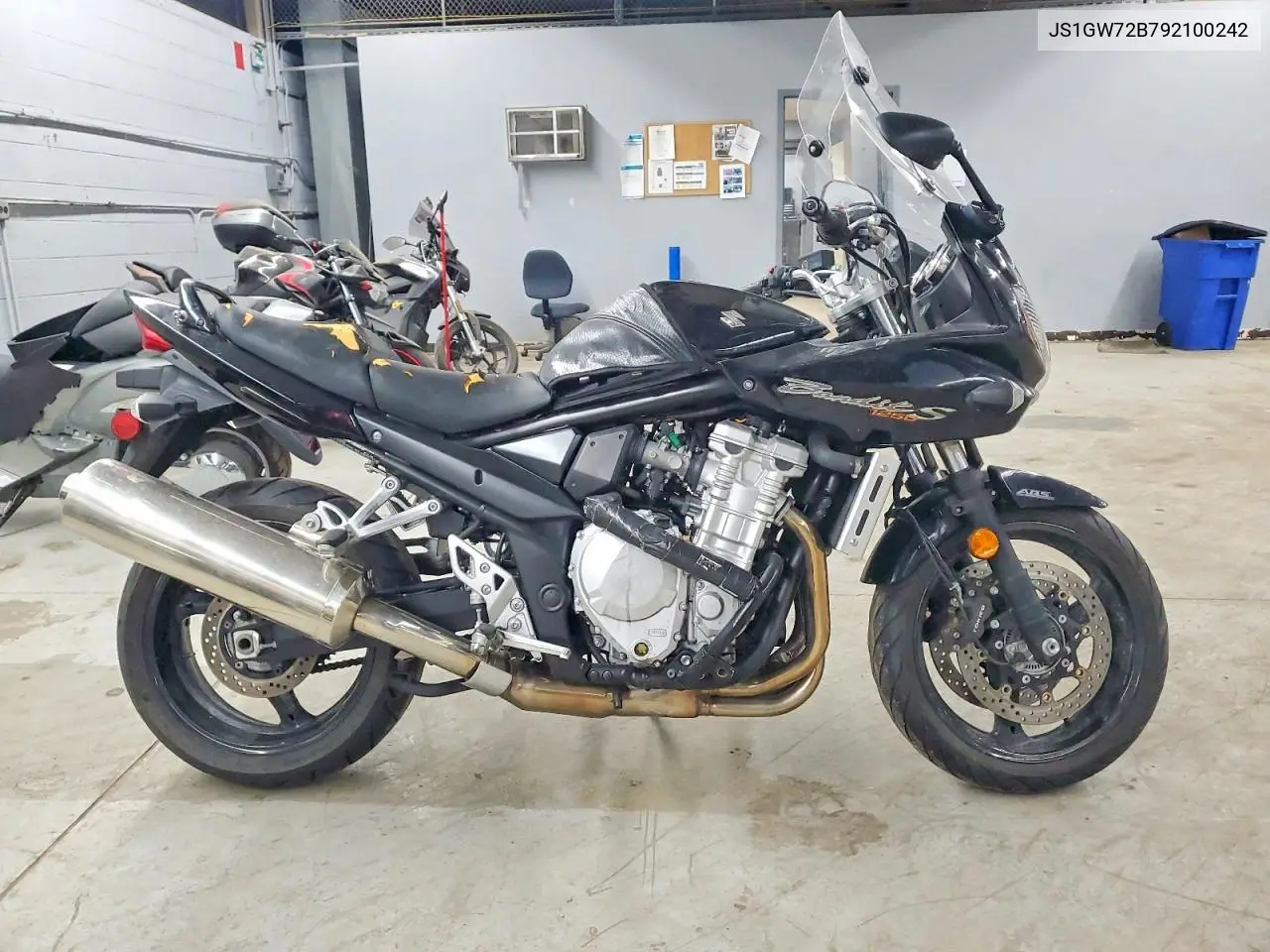2009 Suzuki Gsf1250 Sa VIN: JS1GW72B792100242 Lot: 48870236