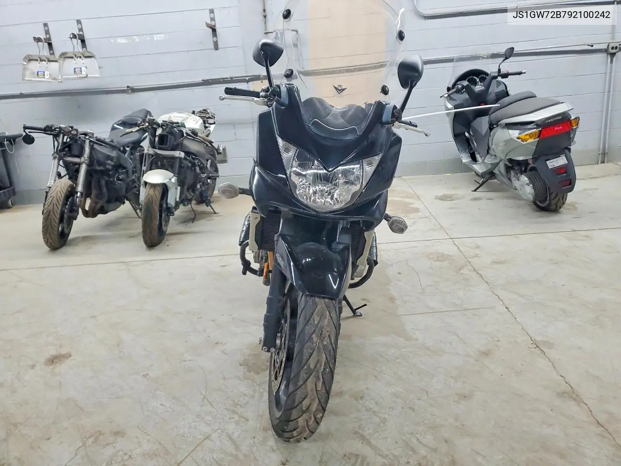 2009 Suzuki Gsf1250 Sa VIN: JS1GW72B792100242 Lot: 48870236