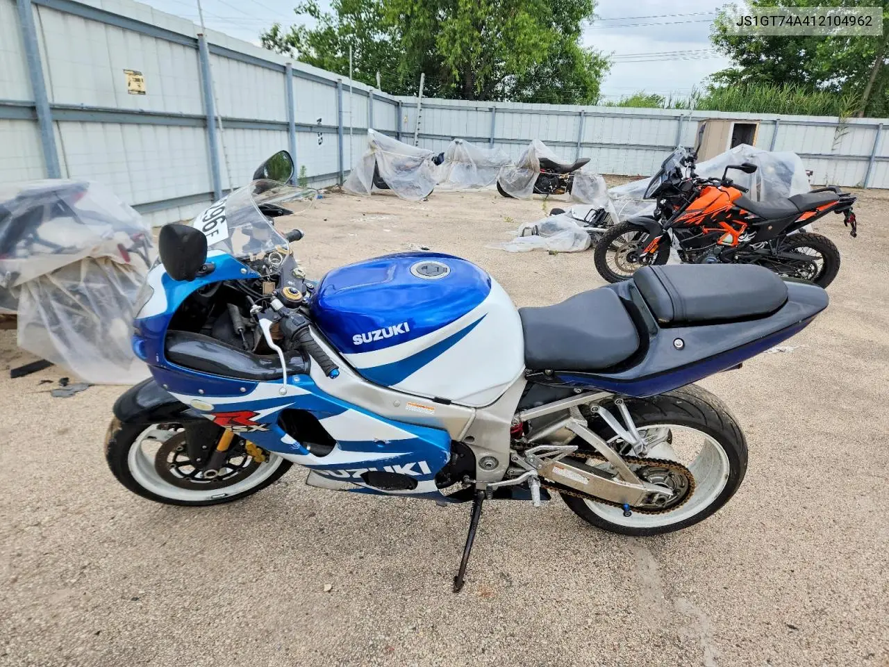 2001 Suzuki Gsx-R1000 VIN: JS1GT74A412104962 Lot: 59980296